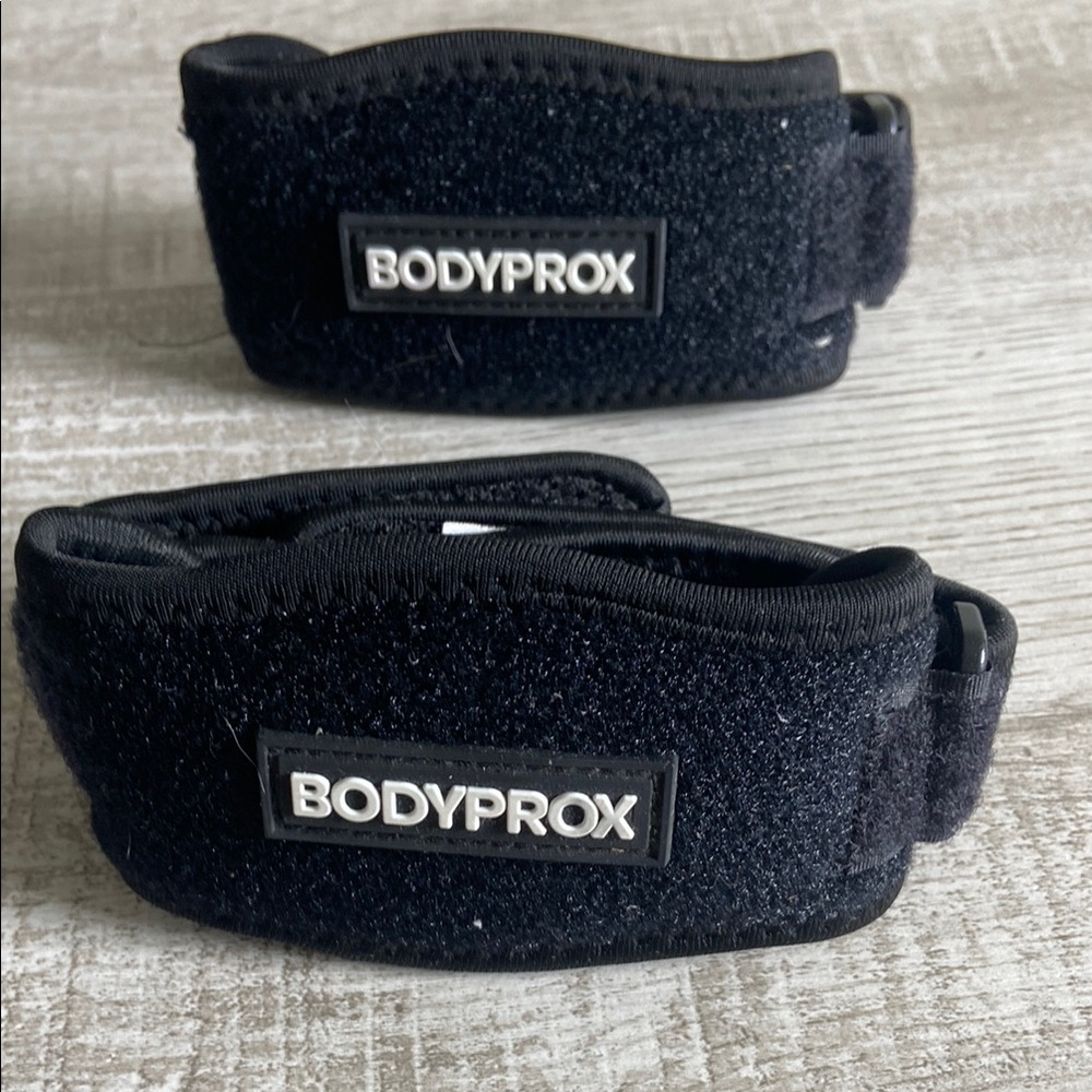 Bodyprox Black tendonitis support braces.  2 for the price of one!